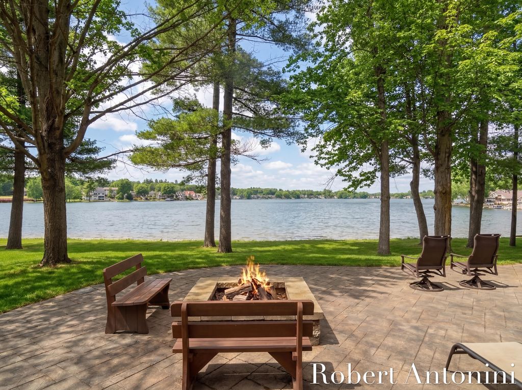Photo of 6775 Sunset Cove NE, Rockford, MI 49341 (MLS # 26009750)