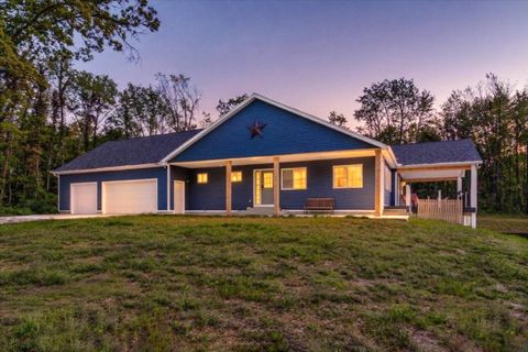 Photo of 60171 M 43, Bangor, MI 49013 (MLS # 25035892)