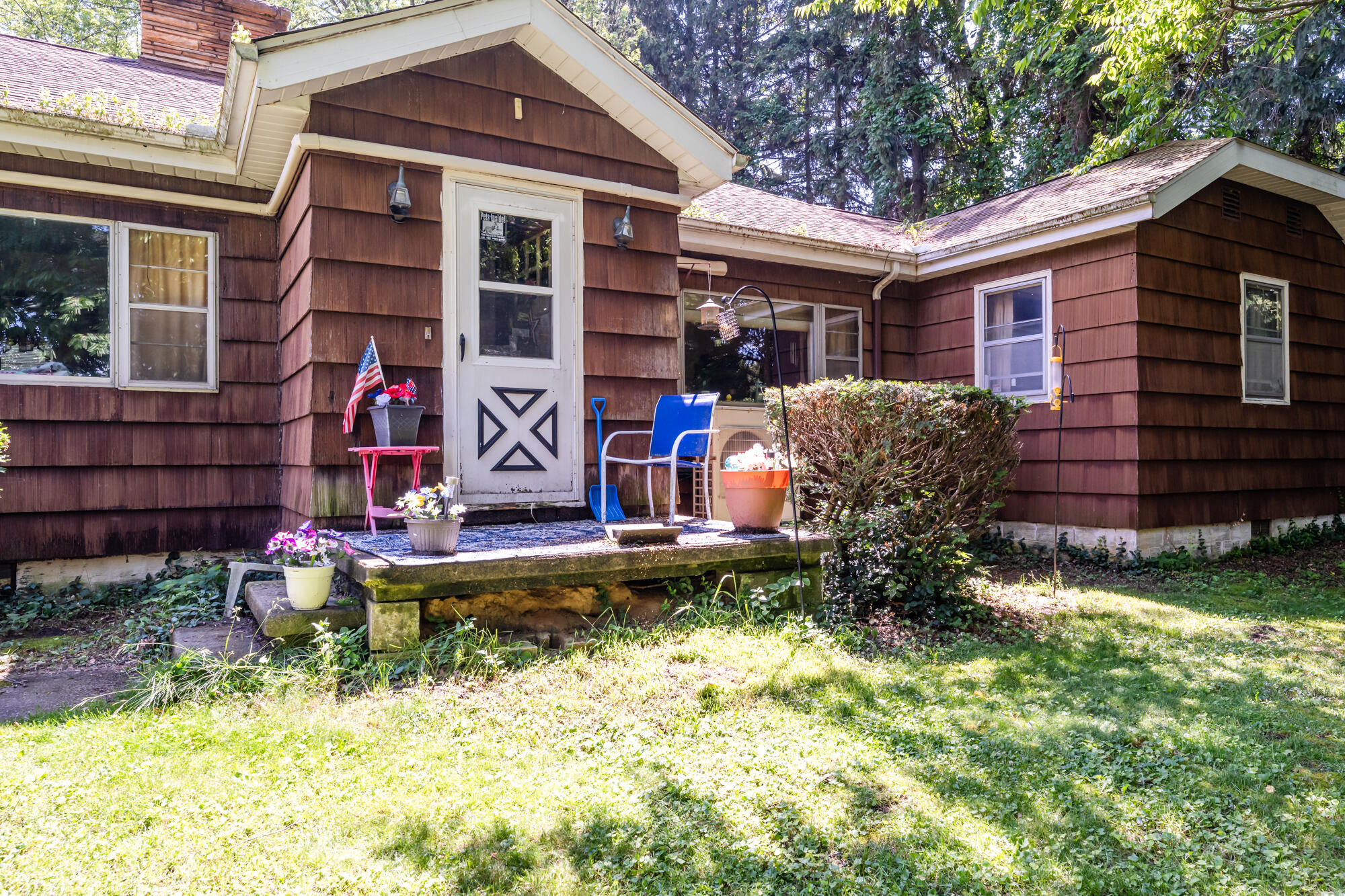 3633 Lakeshore Drive