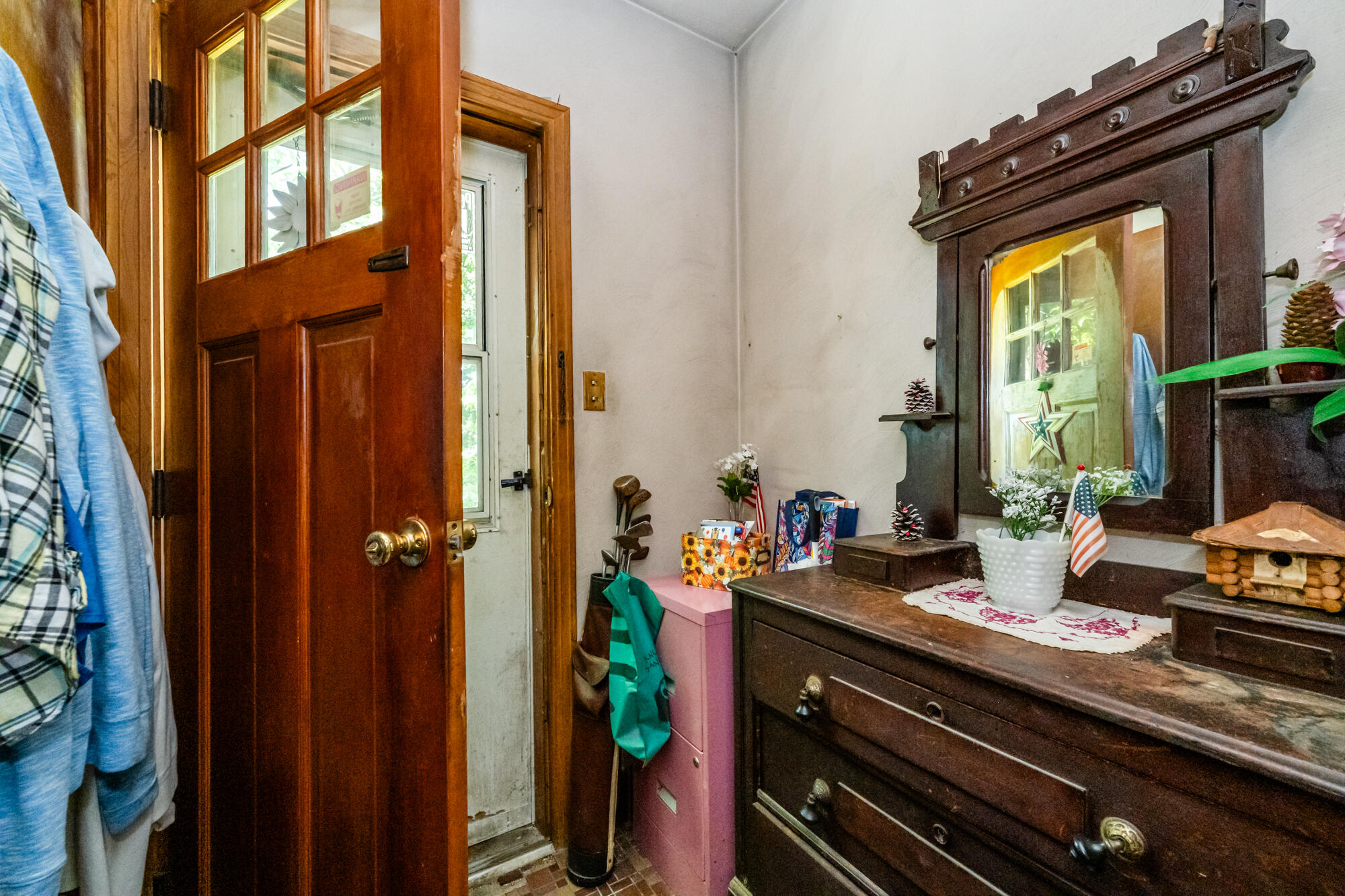3633 Lakeshore Drive