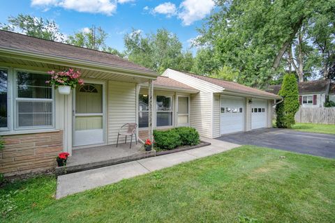 Photo of 1905 W Franklin Street, Jackson, MI 49203 (MLS # 26009787)