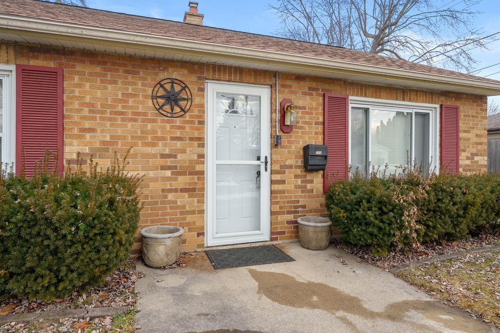 Photo of 594 Waweenork Drive, Battle Creek, MI 49015 (MLS # 26005956)