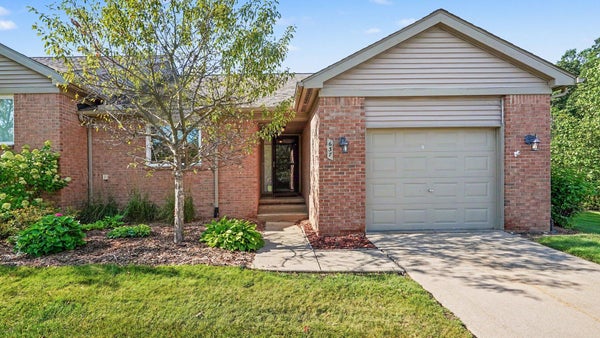 637 BRISTOL DR, CHELSEA, MI 48118 - Image 123ed6392a1f032b8a9b5798a6d837dc/3950930661