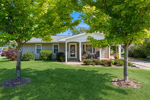 Photo of 133 N Eagle Street, New Buffalo, MI 49117 (MLS # 25047138)