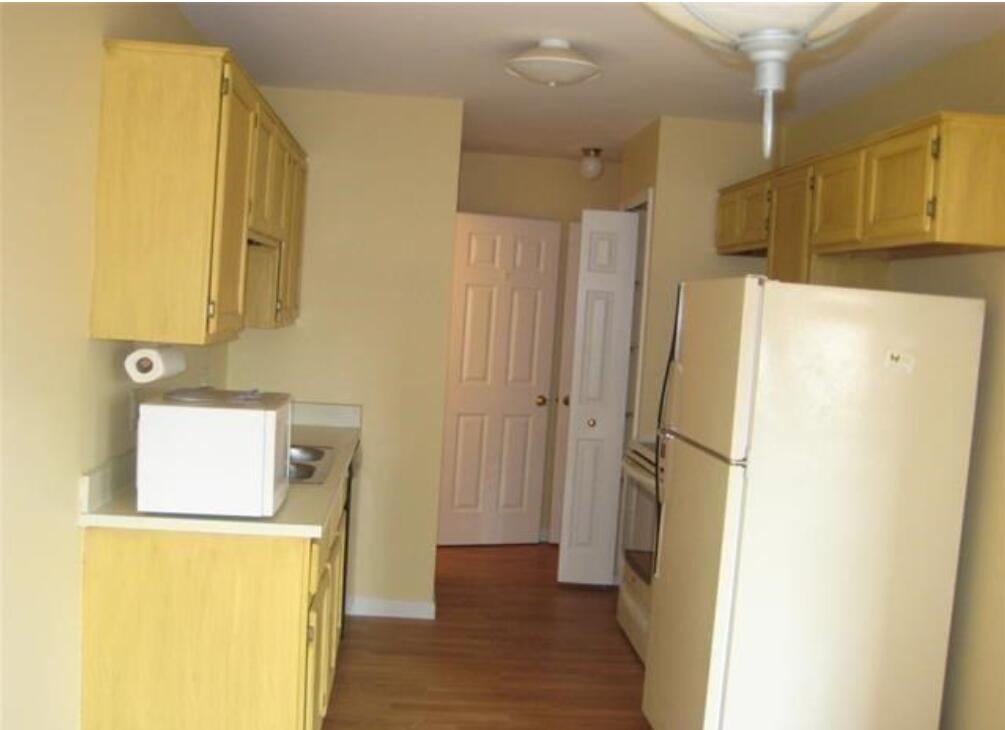 22100 Edgewater