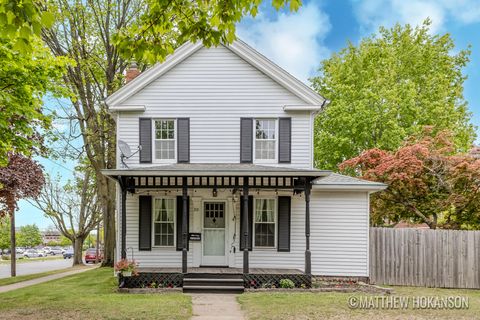 Photo of 301 S Broadway Street, Hastings, MI 49058 (MLS # 26021860)