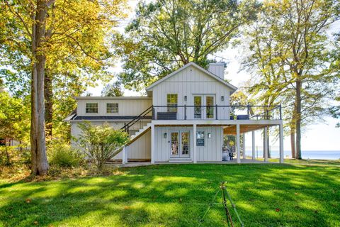 Photo of 1722 Lake Michigan Drive, Fennville, MI 49408 (MLS # 25052287)