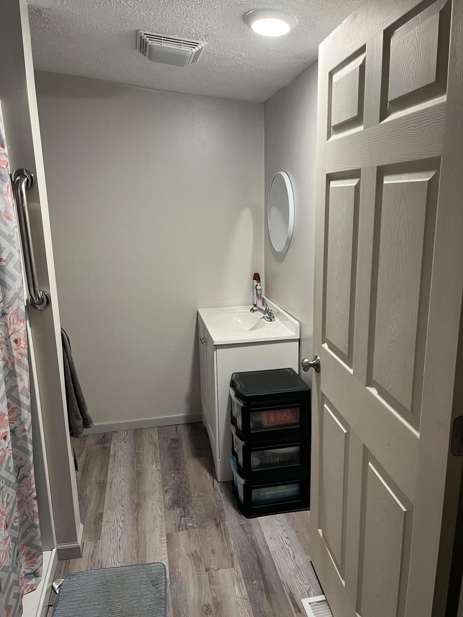 Allegan, Michigan 49010, United States, 4 Bedrooms Bedrooms, ,2 BathroomsBathrooms,Residential,Active,195254