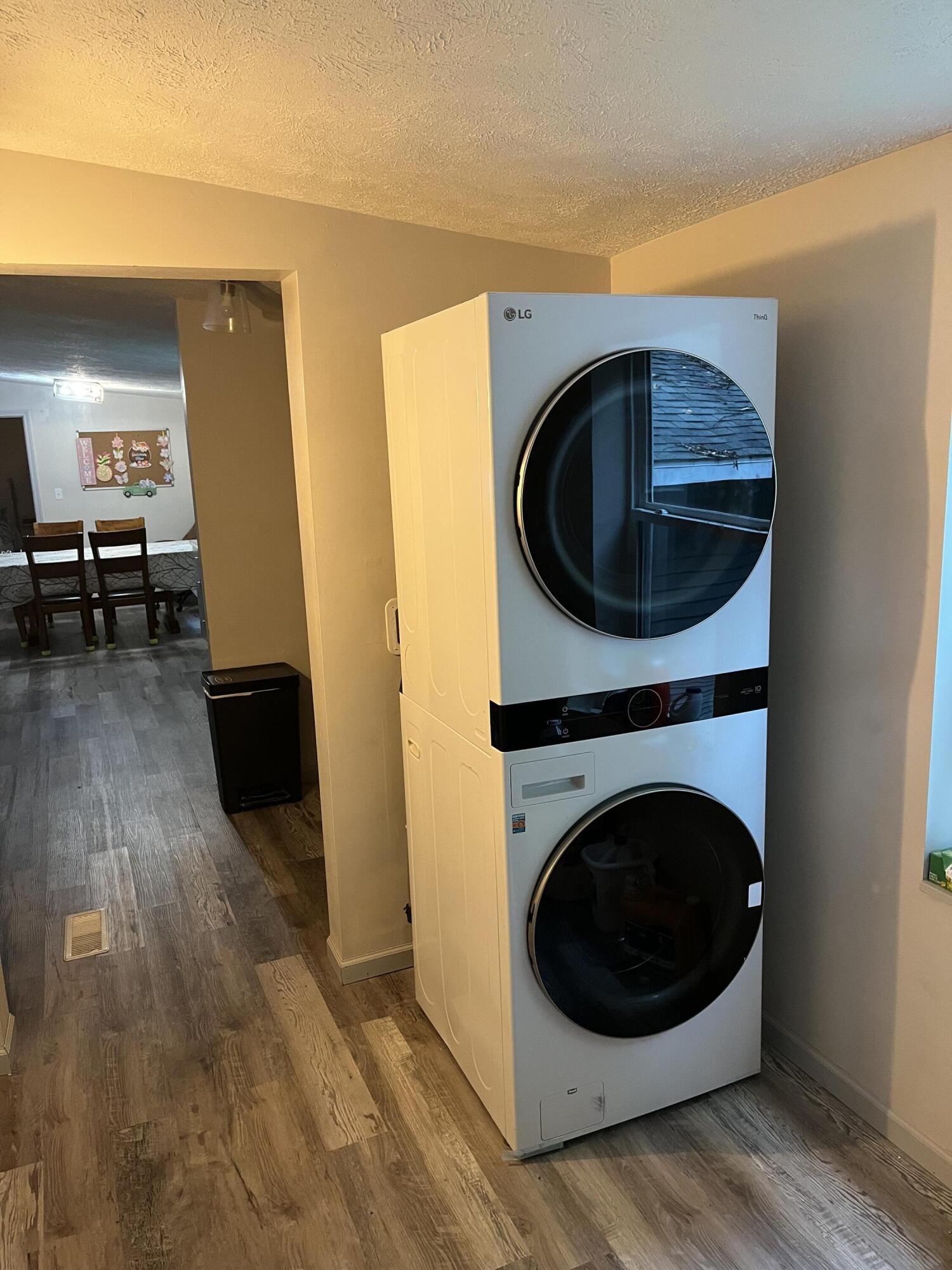 Allegan, Michigan 49010, United States, 4 Bedrooms Bedrooms, ,2 BathroomsBathrooms,Residential,Active,195254