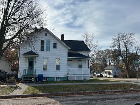 Photo of 602 E Danaher Street, Ludington, MI 49431 (MLS # 25059845)