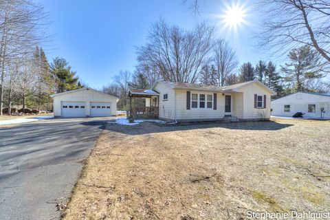 Photo of 1548 Delz Drive, Muskegon, MI 49445 (MLS # 26018233)