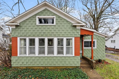 Photo of 325 W Burr Oak Street, Centreville, MI 49032 (MLS # 26013497)