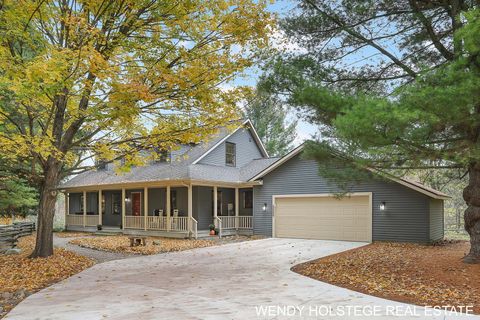 Photo of 7994 Jericho Avenue NE, Rockford, MI 49341 (MLS # 25056657)