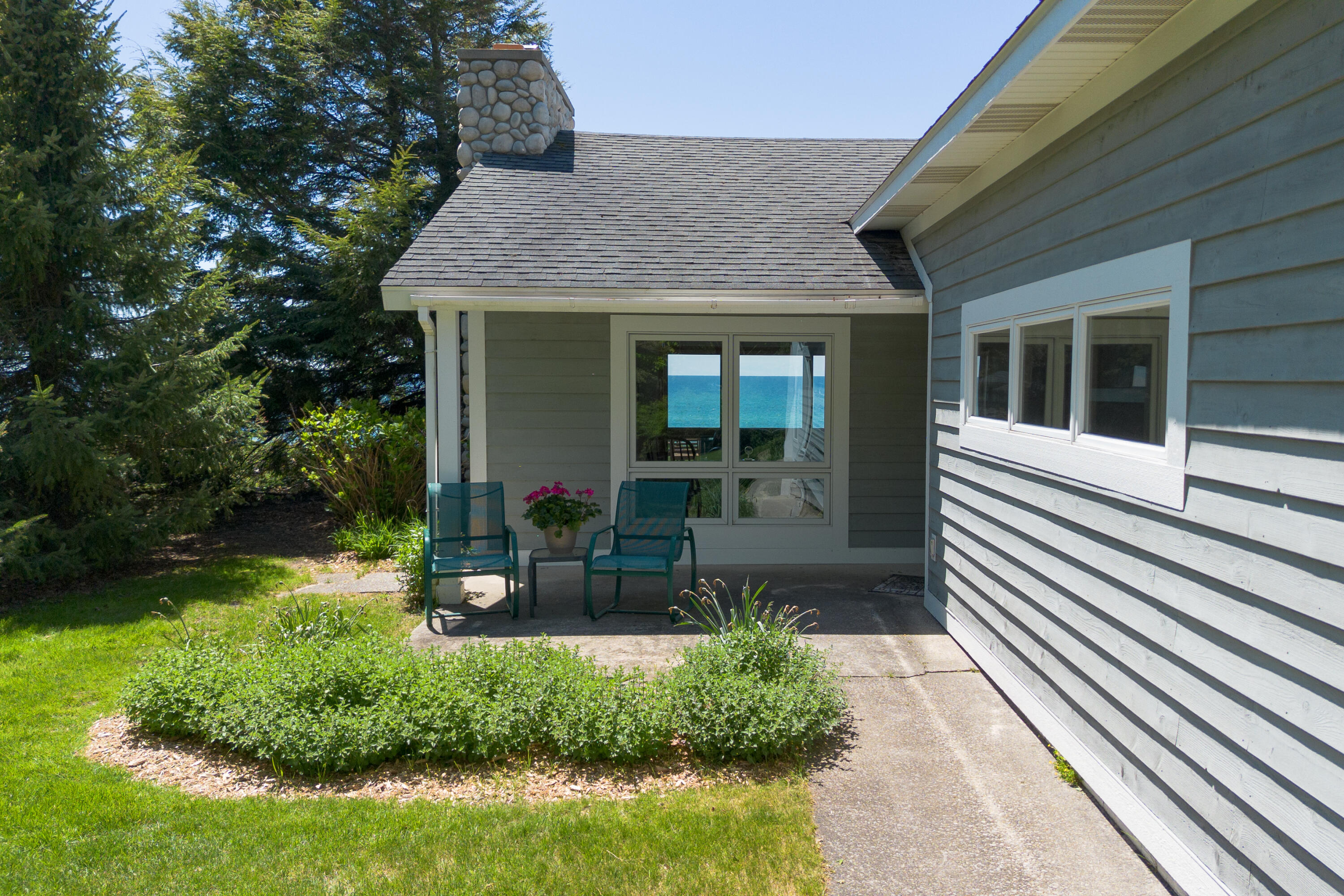 3801 N Scenic Drive
