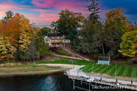 Photo of 18886 Greenwood Court, Spring Lake, MI 49456 (MLS # 25056076)