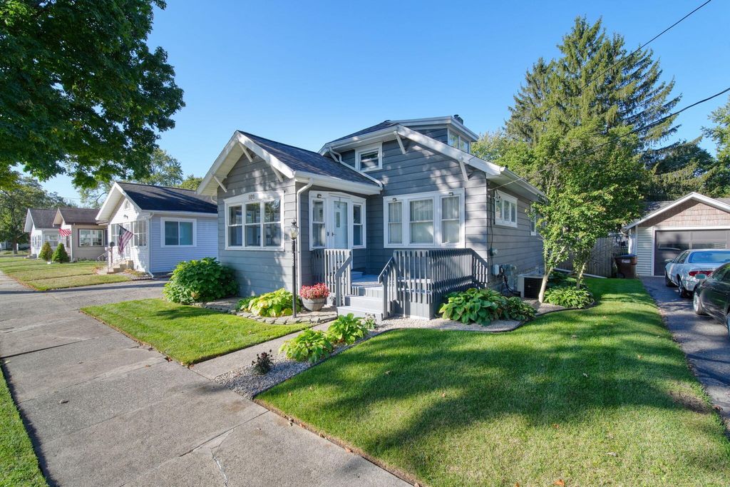 Photo of 600 Seventh Street, Jackson, MI 49203 (MLS # 25051255)