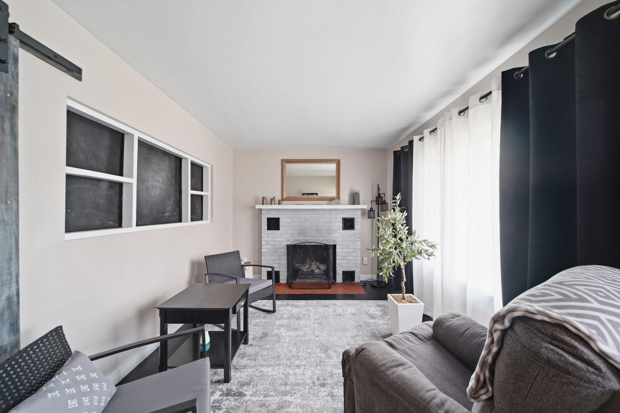 1100 E North Street - Photo 2