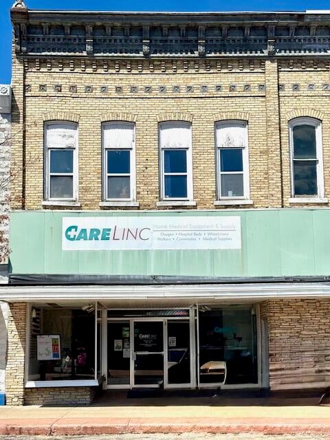 Photo for 124 W Upton Avenue
