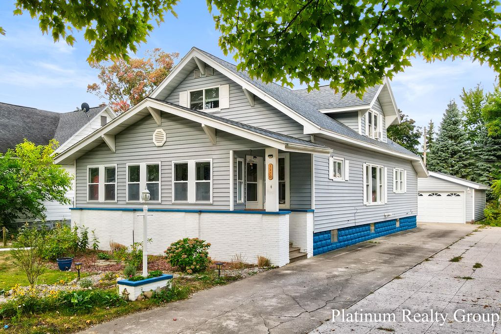 Photo of 1270 Palmer Avenue, Muskegon, MI 49441 (MLS # 25049150)