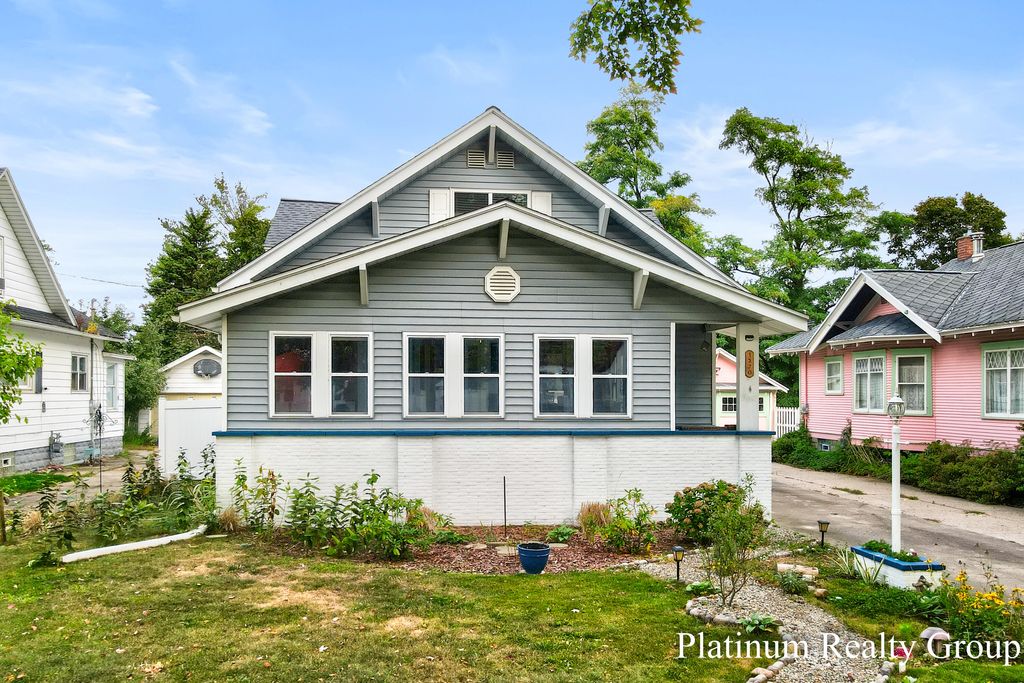 Photo of 1270 Palmer Avenue, Muskegon, MI 49441 (MLS # 25049150)