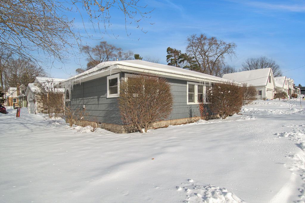 Photo of 409 South Street, Spring Lake, MI 49456 (MLS # 25061397)