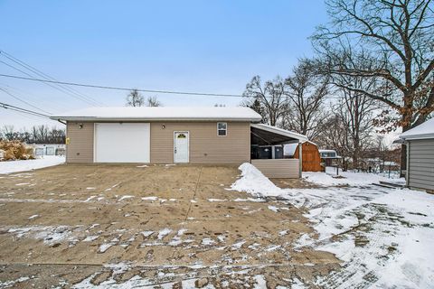 Photo of 448 Richfield Avenue, Springfield, MI 49037 (MLS # 25061073)