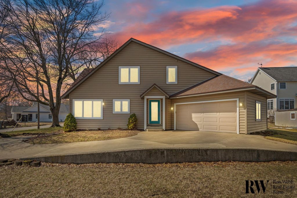 Photo of 2087 Richardson Avenue, Holland, MI 49424 (MLS # 26010903)