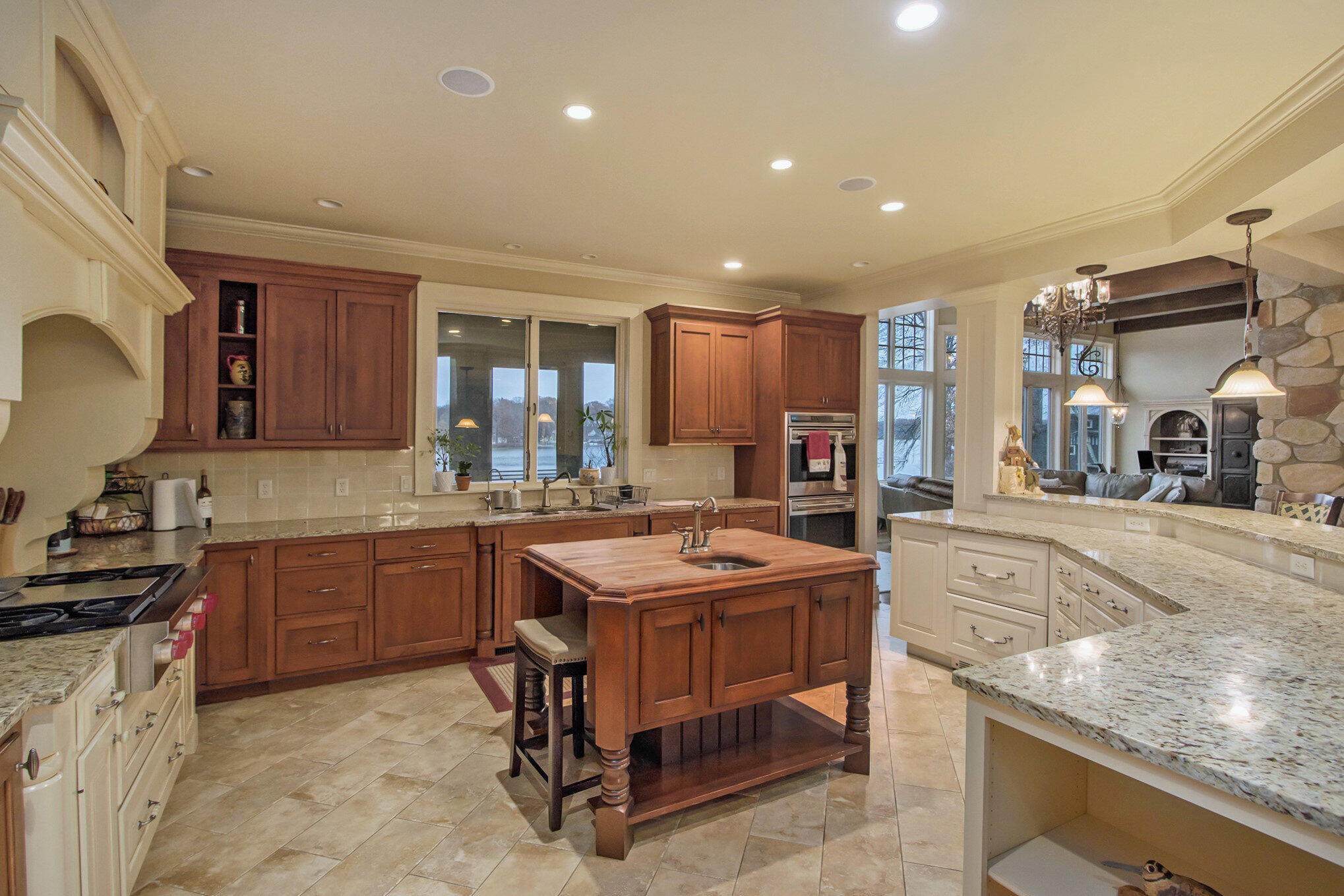 Richland, Michigan 49083, United States, 4 Bedrooms Bedrooms, ,5 BathroomsBathrooms,Residential,Pending,31907