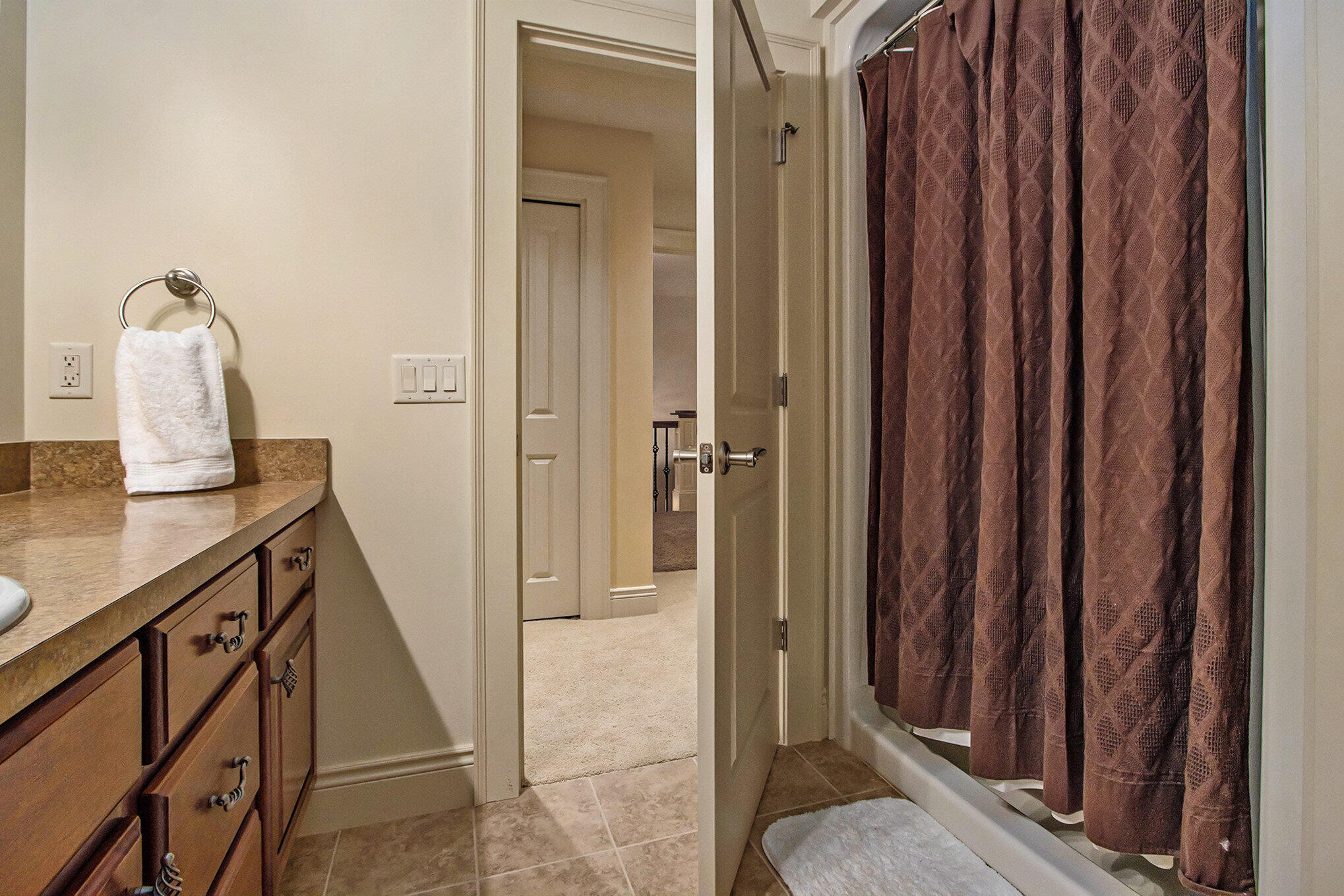 Richland, Michigan 49083, United States, 4 Bedrooms Bedrooms, ,5 BathroomsBathrooms,Residential,Pending,31907