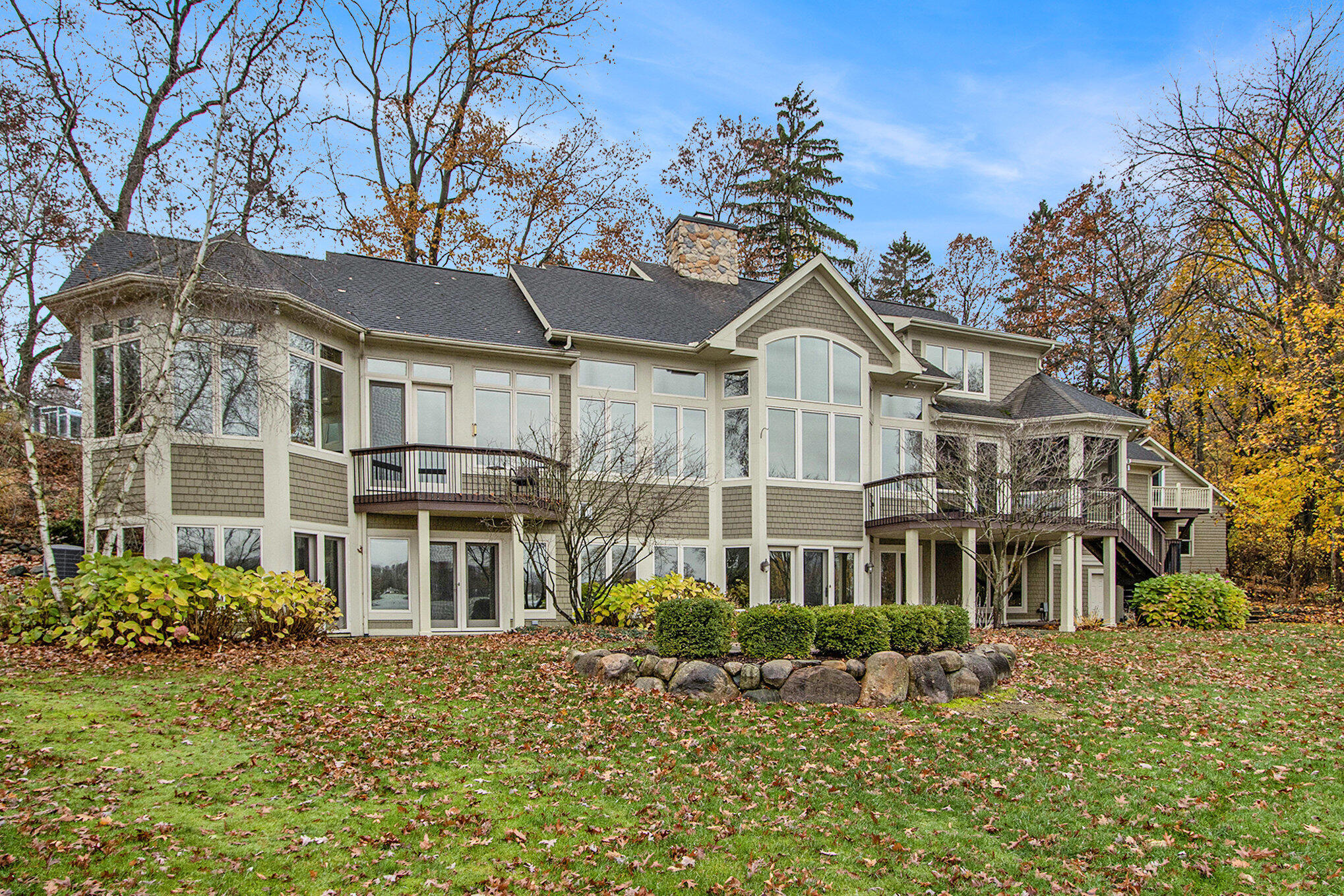 Richland, Michigan 49083, United States, 4 Bedrooms Bedrooms, ,5 BathroomsBathrooms,Residential,Pending,31907