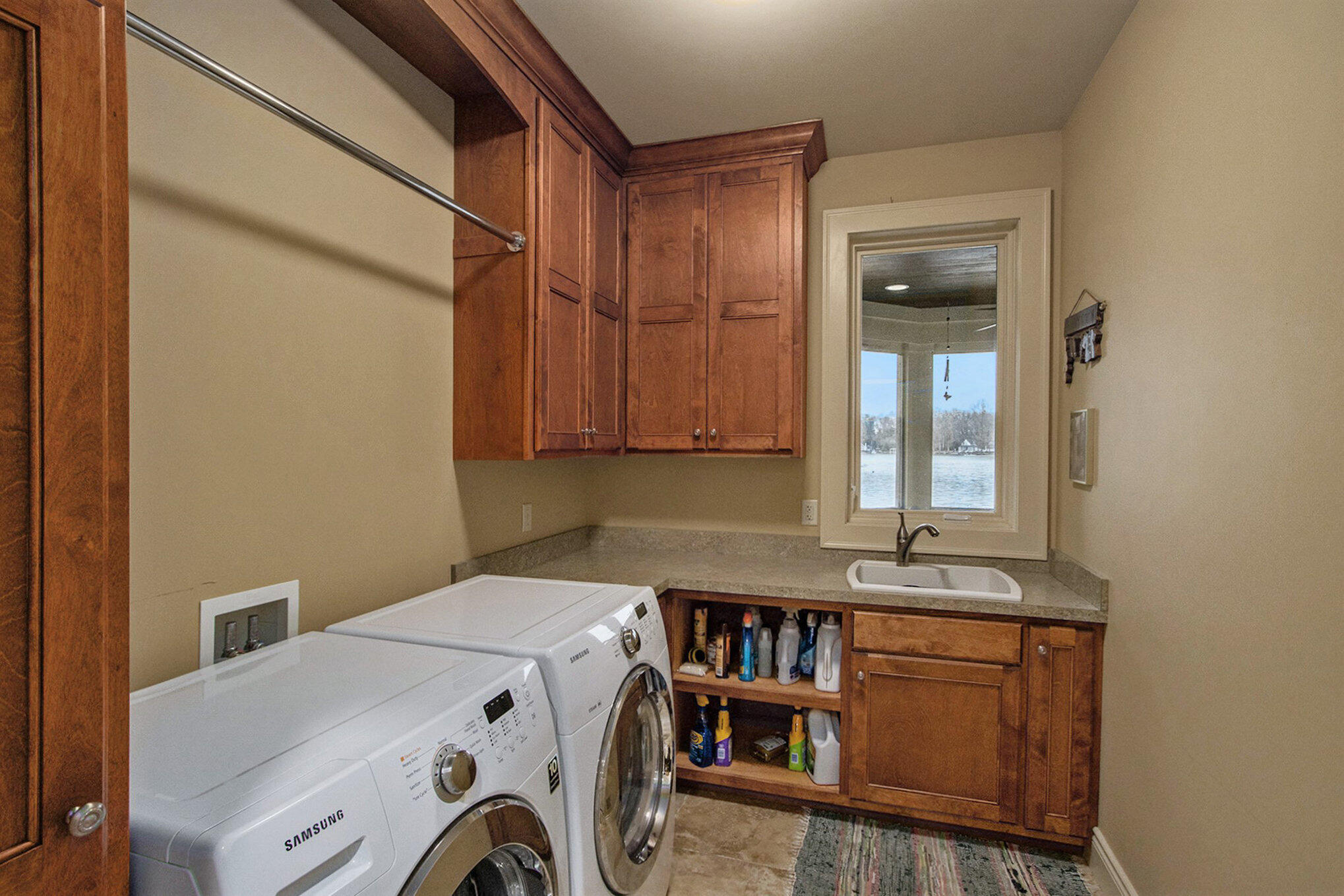 Richland, Michigan 49083, United States, 4 Bedrooms Bedrooms, ,5 BathroomsBathrooms,Residential,Pending,31907