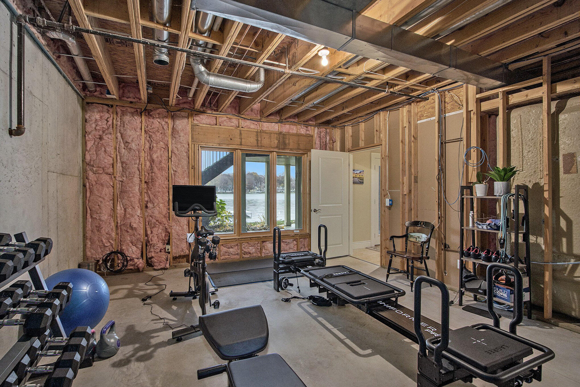 Richland, Michigan 49083, United States, 4 Bedrooms Bedrooms, ,5 BathroomsBathrooms,Residential,Pending,31907