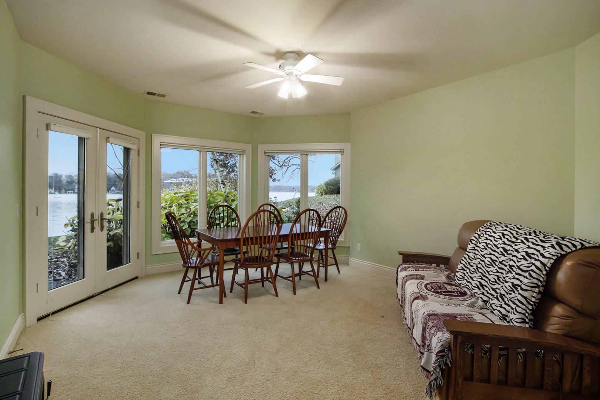 Richland, Michigan 49083, United States, 4 Bedrooms Bedrooms, ,5 BathroomsBathrooms,Residential,Pending,31907