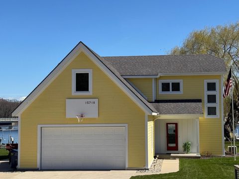 15710 Connelly Avenue Spring Lake MI 49456