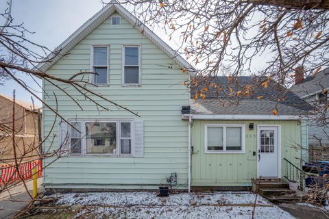 Photo of 235 5th Street, Manistee, MI 49660 (MLS # 26018496)