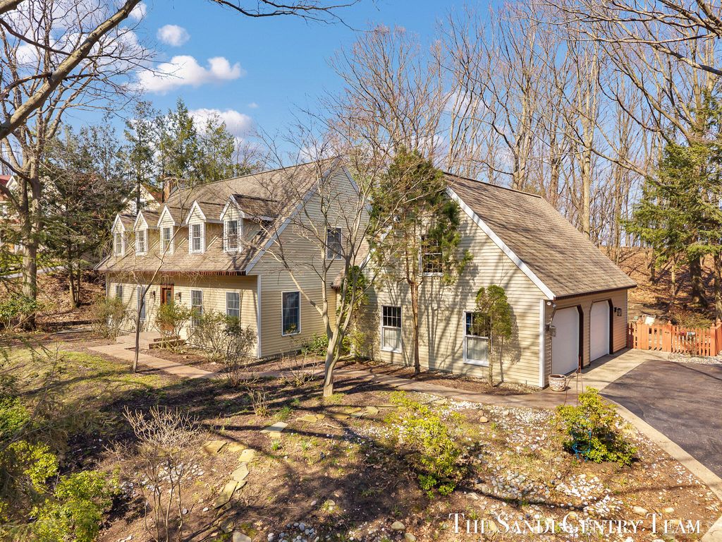 Photo of 309 Stickney Ridge Road, Grand Haven, MI 49417 (MLS # 26016055)