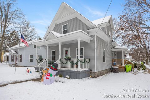 Photo of 400 W Grove Street, Greenville, MI 48838 (MLS # 25060358)