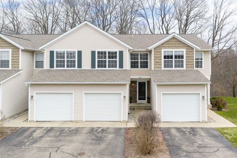 Photo of 1774 Park Trail NE, Grand Rapids, MI 49525 (MLS # 26011564)