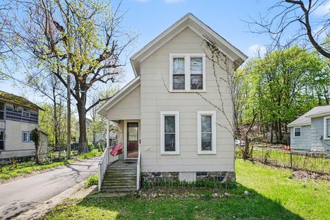 Photo of 1127 Forbes Street, Kalamazoo, MI 49006 (MLS # 26017074)