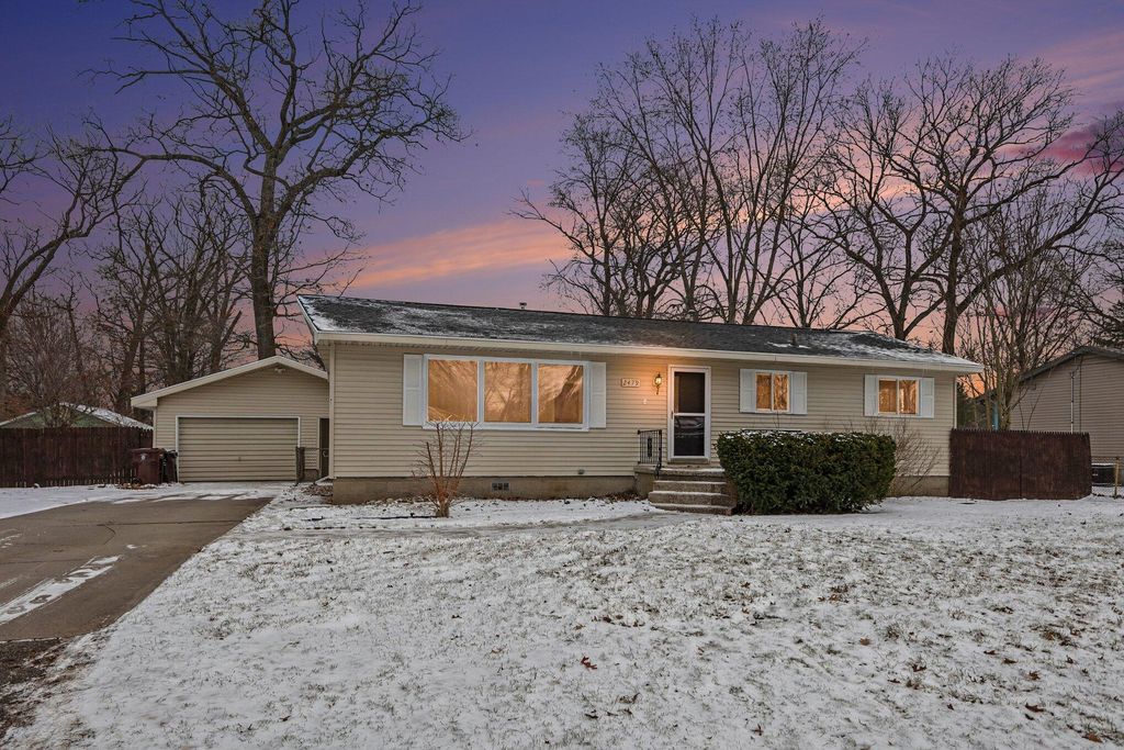 Photo of 2479 Marcoux Avenue, Muskegon, MI 49442 (MLS # 26010649)