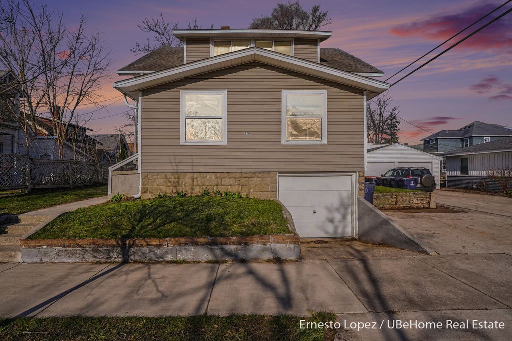 Photo of 376 College Avenue, Holland, MI 49423 (MLS # 26014219)