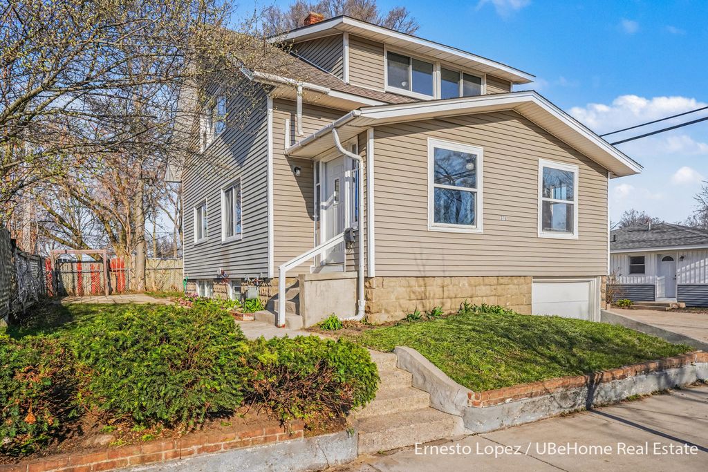 Photo of 376 College Avenue, Holland, MI 49423 (MLS # 26014219)