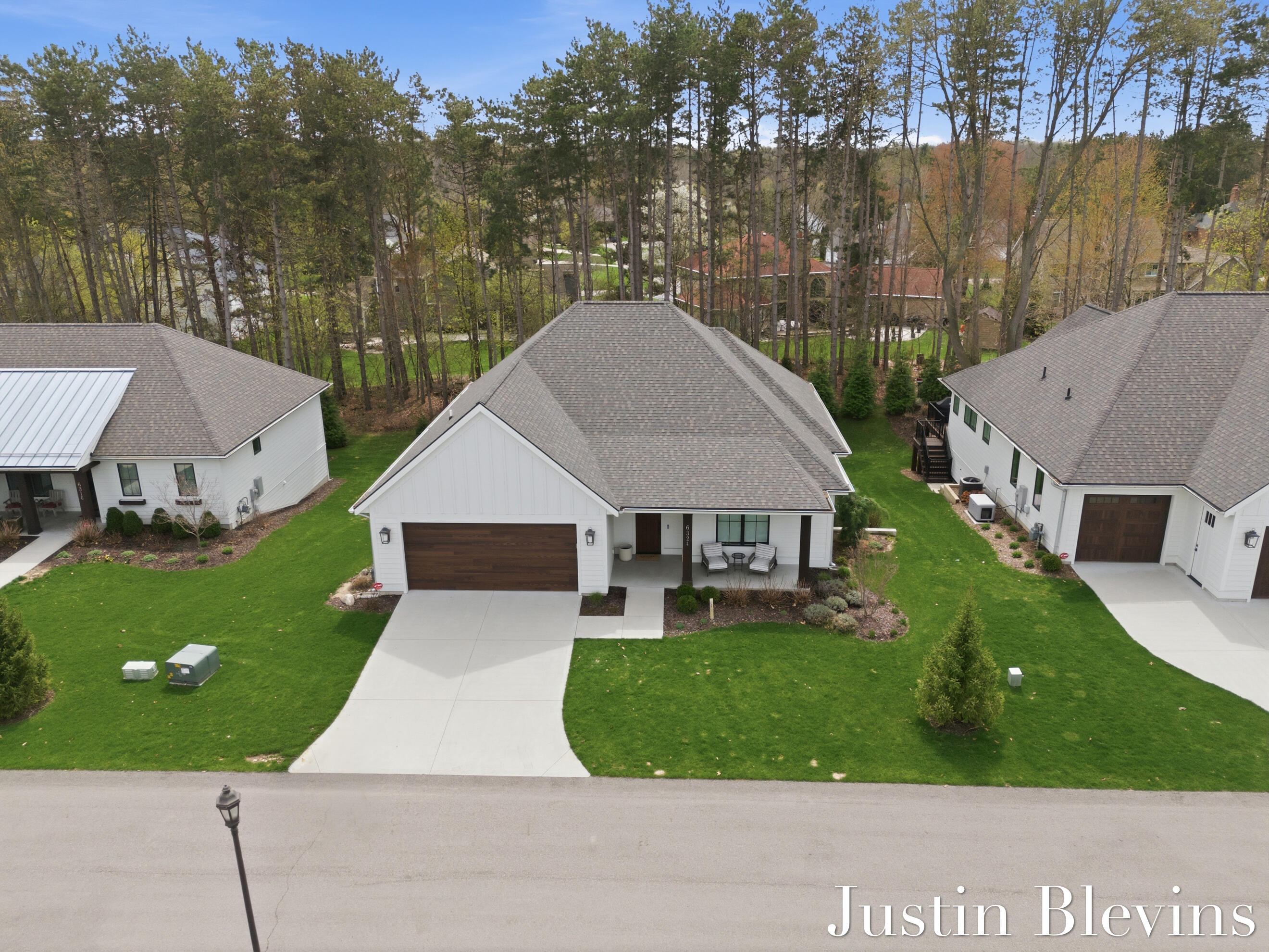 Grand Rapids, Michigan, 49546, United States, 4 Bedrooms Bedrooms, ,4 BathroomsBathrooms,Residential,Active,2041654