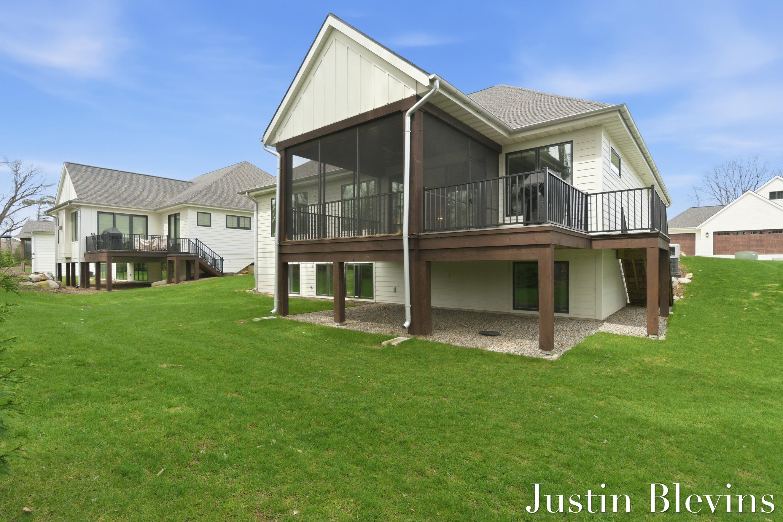 Grand Rapids, Michigan, 49546, United States, 4 Bedrooms Bedrooms, ,4 BathroomsBathrooms,Residential,Active,2041654