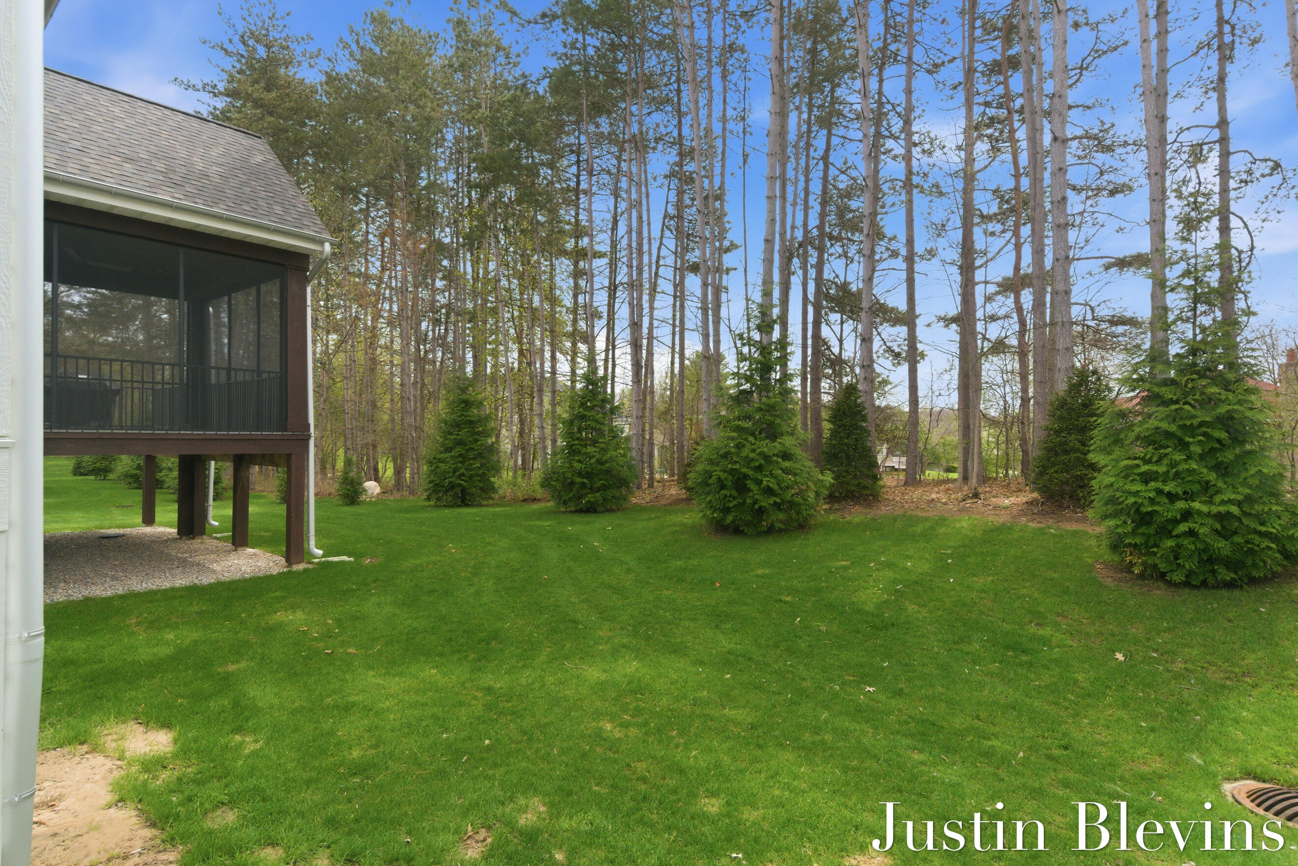 Grand Rapids, Michigan, 49546, United States, 4 Bedrooms Bedrooms, ,4 BathroomsBathrooms,Residential,Active,2041654