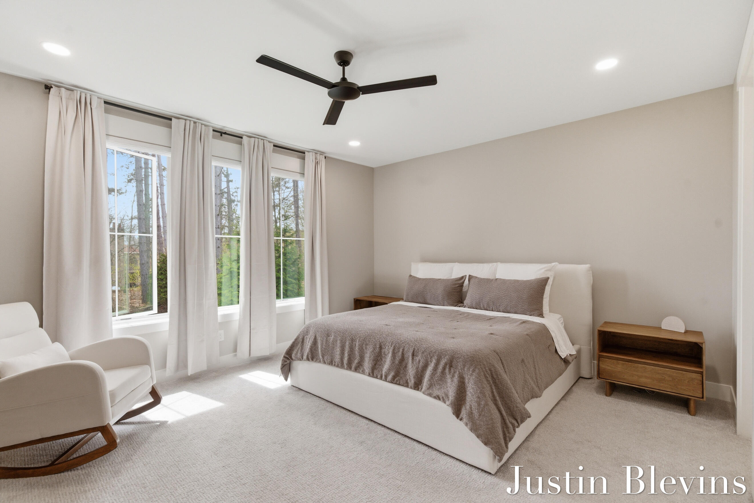 Grand Rapids, Michigan, 49546, United States, 4 Bedrooms Bedrooms, ,4 BathroomsBathrooms,Residential,Active,2041654