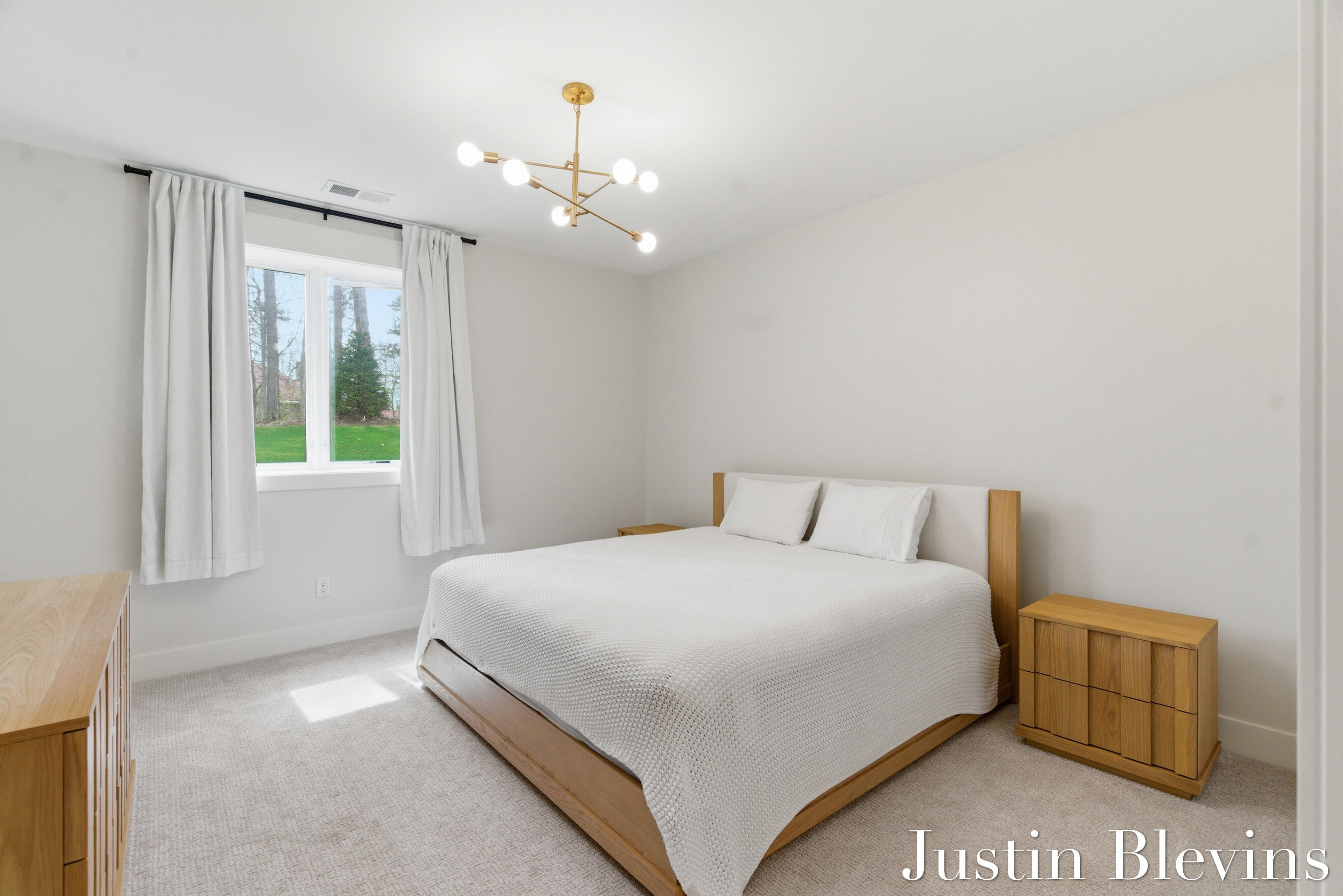 Grand Rapids, Michigan, 49546, United States, 4 Bedrooms Bedrooms, ,4 BathroomsBathrooms,Residential,Active,2041654