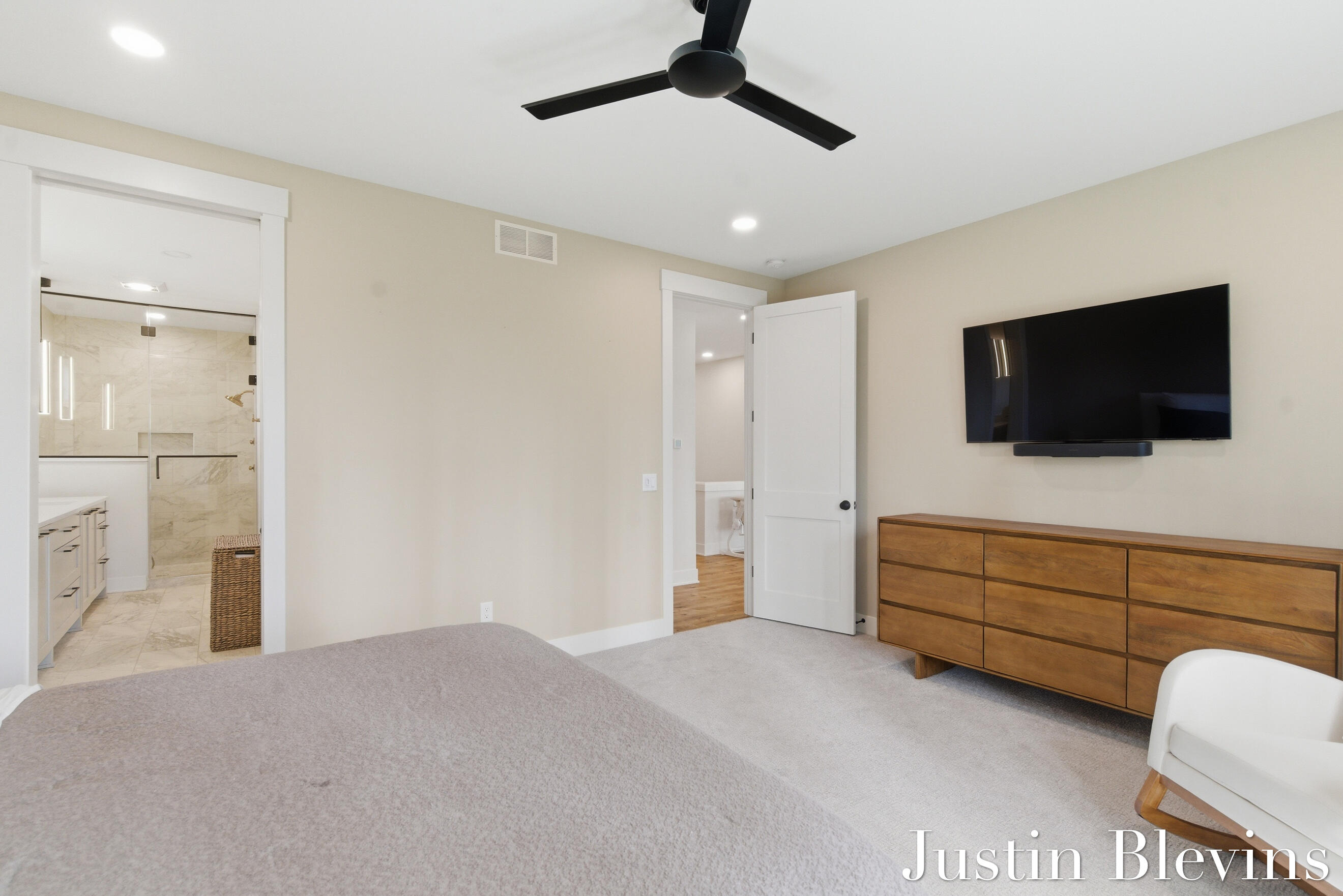 Grand Rapids, Michigan, 49546, United States, 4 Bedrooms Bedrooms, ,4 BathroomsBathrooms,Residential,Active,2041654