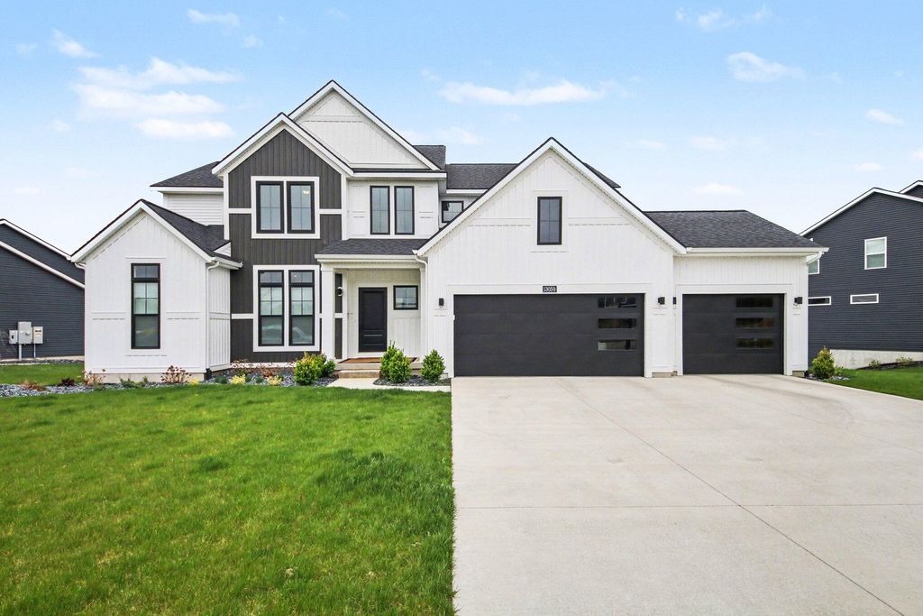 Photo of 13059 Pine Glen Drive, Grand Haven, MI 49417 (MLS # 26019431)