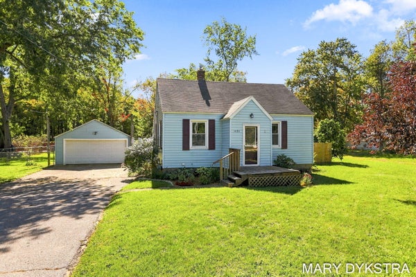 1426 W LAKEWOOD BLVD, HOLLAND, MI 49424 - Image 169c46a5bc9db07060735757d72b00a1/3392712443